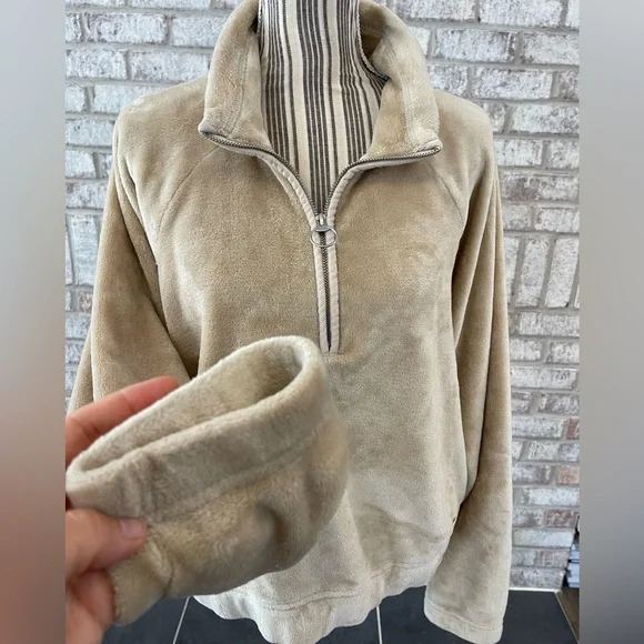 Hollister Women’s Tan Fleece Sweater Size Large - Picture 12 of 12